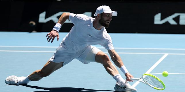 Alcaraz sconfigge Moutet in Australian Open 2024: 6‑2, 6‑4, 6‑1