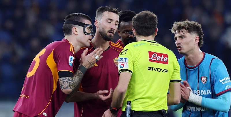 Moviola Roma‑Cagliari: nessun cartellino per il contatto tra Marcenaro e Rodriguez‑Pisilli