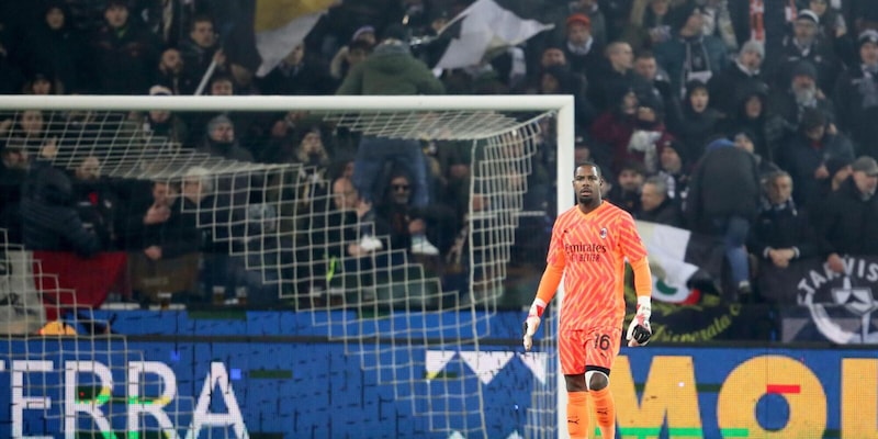 Urla razziste contro Maignan nella Udinese-Milan: giudice archivia le accuse ai tifosi friulani