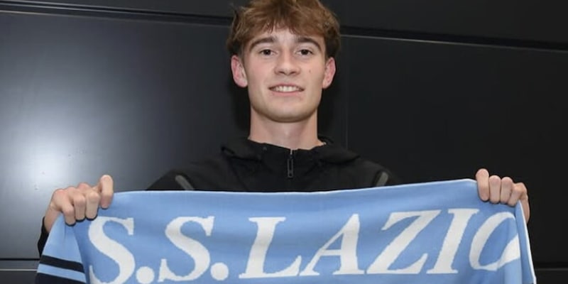 Lazio: Adrian Przyborek arriva a Fiumicino, domani firma e visite mediche