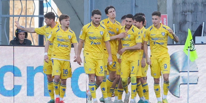 Frosinone e Monza vincono, Bari e le squadre cadette perdono in Serie B