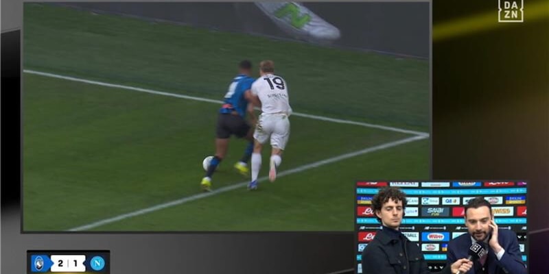 Manna sfoga in diretta: “Non è calcio, dove è il fallo di Hojlund?” Napoli dispiaciuto per le decisioni arbitrali contro l’Atalanta