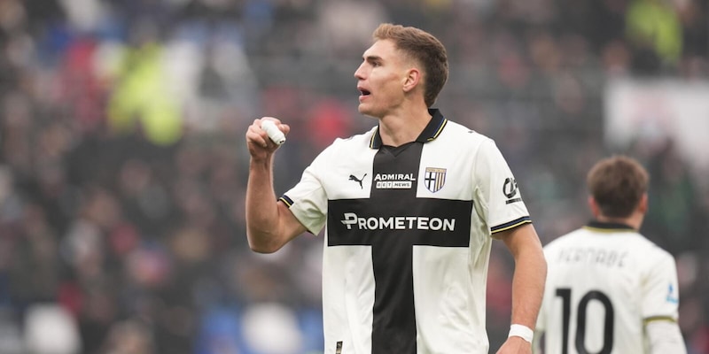 Ezequiel Pellegrino rinnova con il Parma: una giornata speciale per l’attaccante argentino