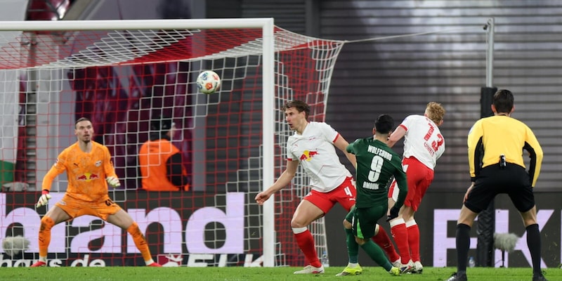 Bundesliga: Leipzig pareggia 2-2 con Wolfsburg, Augsburg vince su Heidenheim