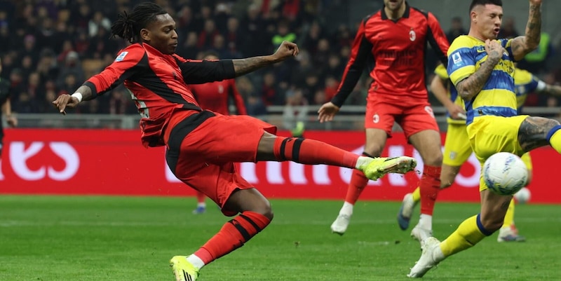 Parma vince 1‑0 al Milan: Cuesta in polemica, Allegri fuori e Inter a +10