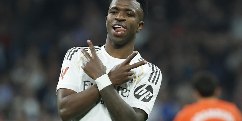Vinicius guida il Real Madrid alla vetta con due gol da 11 metri