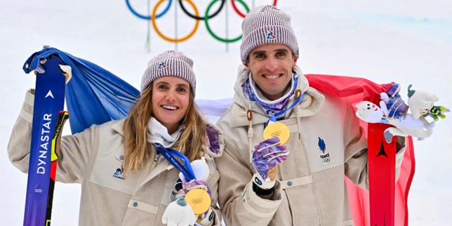 Emily Harrop e Thibault Anselmet trionfano nella staffetta mista di sci alpino a Bormio