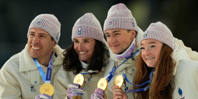 La Francia alza l'oro al relay misto di biathlon a Milano‑Cortina 2026