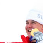 Franjo von Allmen conquista il triplé olimpico: tre medaglie d'oro in sci alpino