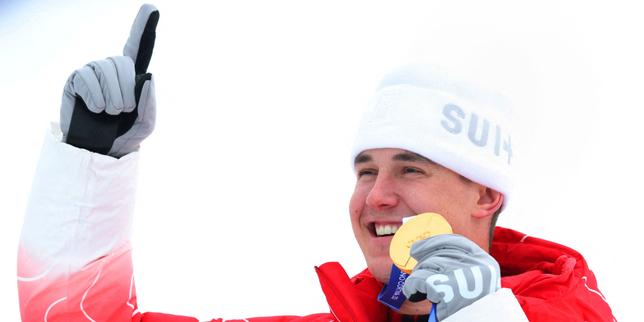 Franjo von Allmen conquista il triplé olimpico: tre medaglie d'oro in sci alpino